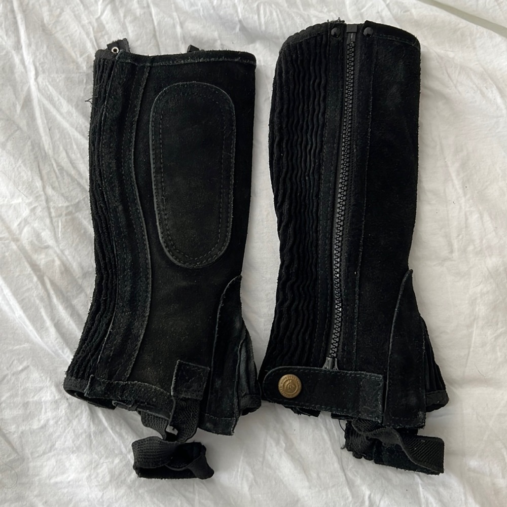 Perri’s Riding apparel suede half chaps child xs